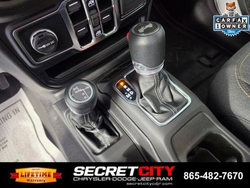 Used 2024 Jeep Wrangler Unlimited Sport AWD/4WD image 25