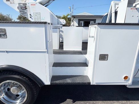 Used 2001 Ford F550 2WD Regular Cab Super Duty image 13