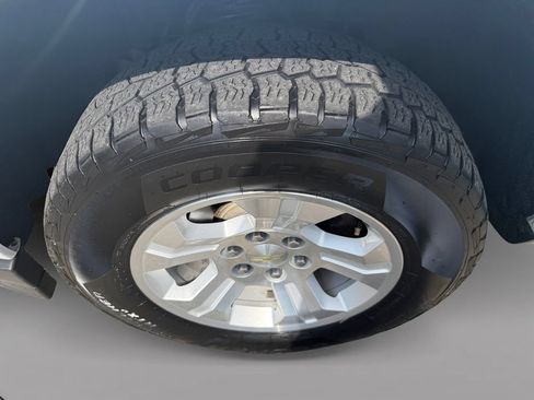Used 2017 Chevrolet Silverado 1500 LT w/ All Star Edition AWD/4WD image 11