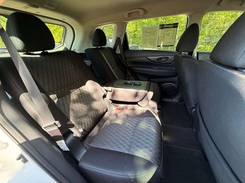 Used 2020 Nissan Rogue S FWD image 31