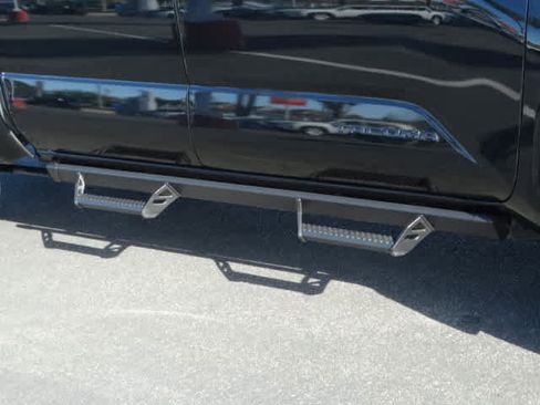 Used 2025 Toyota Tacoma TRD Sport image 10