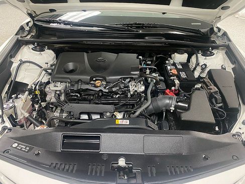 Used 2021 Toyota Camry SE image 16