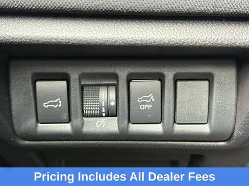 Used 2025 Subaru Outback Premium AWD/4WD image 18