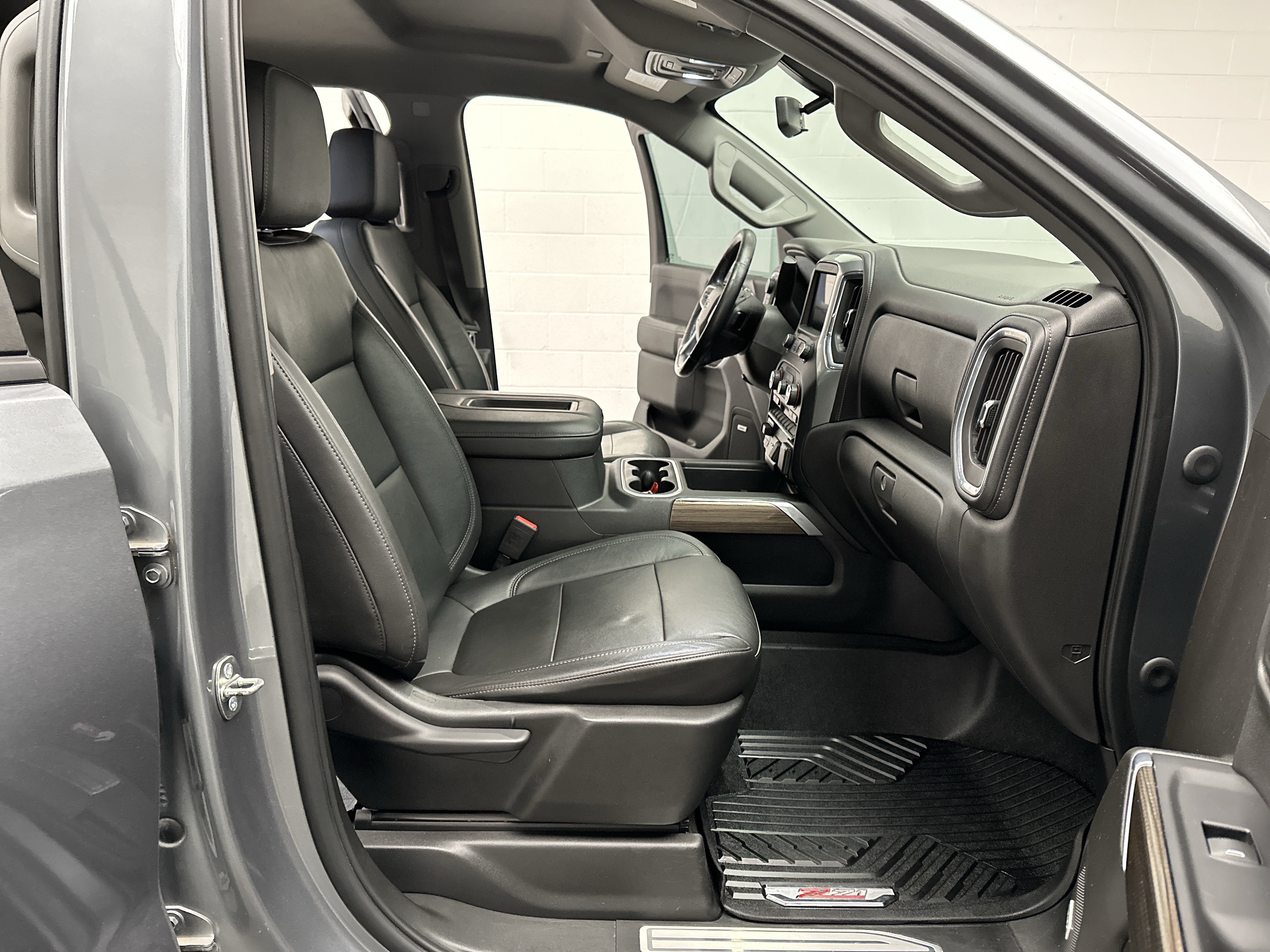 Used 2020 Chevrolet Silverado 1500 RST AWD/4WD image 23