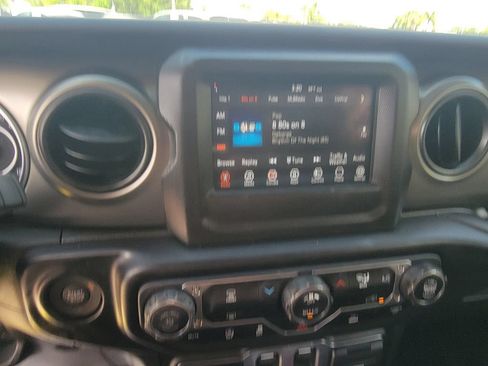 Used 2023 Jeep Wrangler Sport AWD/4WD image 17