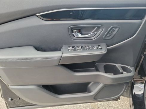 Certified 2024 Honda Pilot Touring image 8