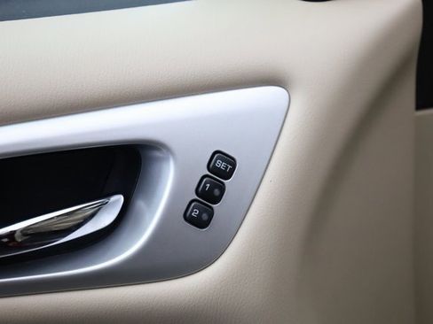 Used 2020 Nissan Pathfinder SL image 13