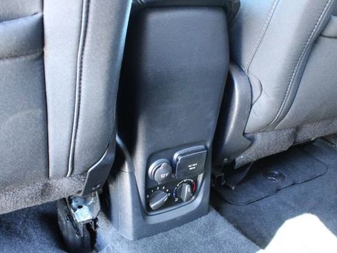 Used 2019 Ford Transit Connect XLT image 30