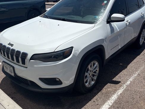 Used 2019 Jeep Cherokee Latitude w/ Popular Appearance Group AWD/4WD image 1