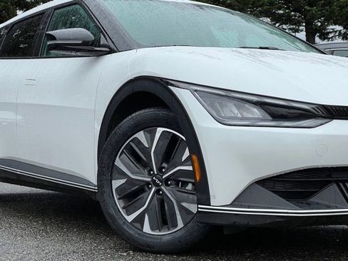 Certified 2024 Kia EV6 Light image 2