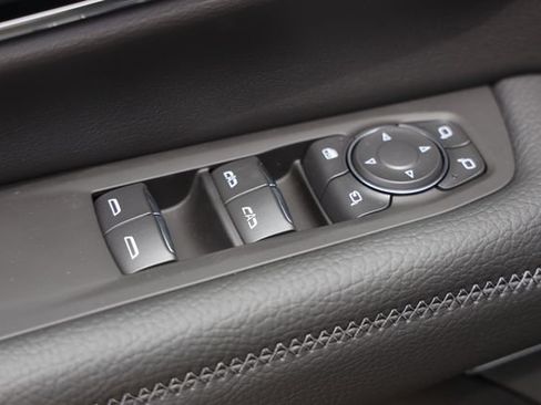 New 2026 GMC Yukon XL Denali w/ Denali Reserve Package RWD image 18