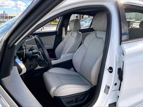 Used 2023 Genesis G70 2.0T w/ Sport Prestige Package image 27