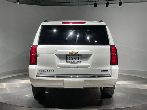 Used 2018 Chevrolet Suburban Premier image 12