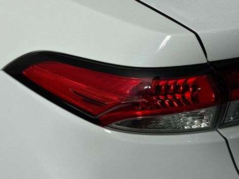 Used 2021 Toyota Corolla LE image 33