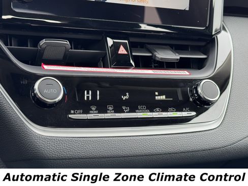 Used 2024 Toyota Corolla LE image 11