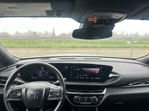 Used 2025 Buick Envista Sport Touring image 34