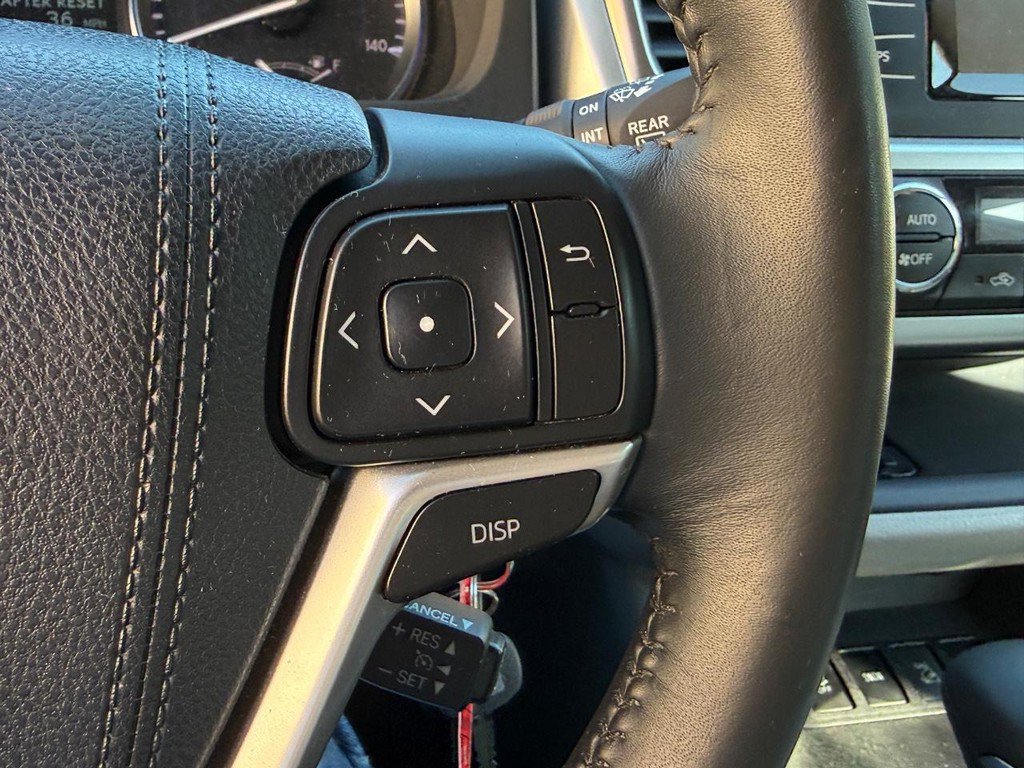 Used 2015 Toyota Highlander Plus AWD/4WD image 21