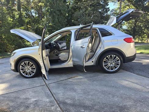 Used 2017 Lincoln MKX Reserve w/ Lincoln MKX Climate Package image 35