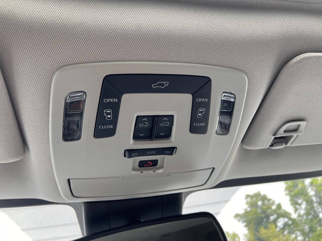 Used 2024 Toyota Sienna XLE w/ XLE Plus Package AWD/4WD image 28
