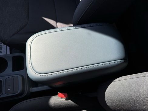 New 2025 Ford Maverick XL image 10