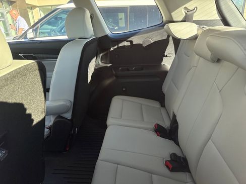 Used 2025 Kia Telluride SX Prestige image 12