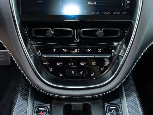 Used 2022 Aston Martin DBX AWD/4WD image 37