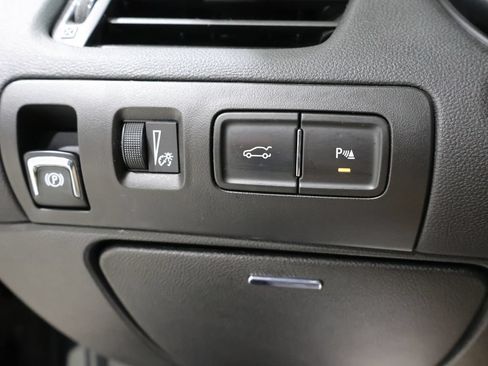 Used 2018 Chevrolet Impala Premier FWD image 34