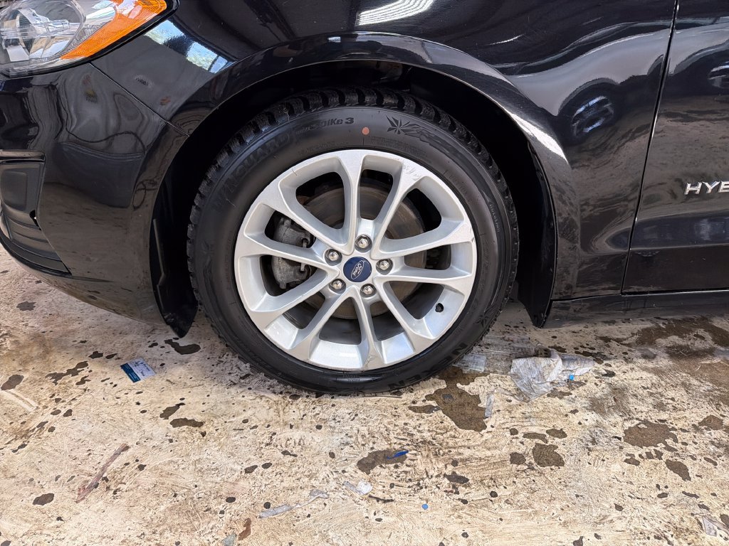 Used 2019 Ford Fusion SE FWD image 11
