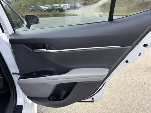 Used 2020 Toyota Camry SE w/ Audio Package image 16