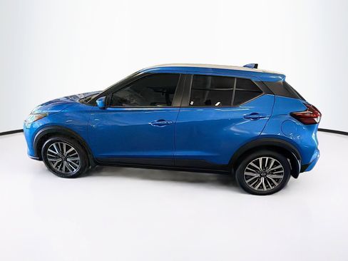 Used 2023 Nissan Kicks SV FWD image 4