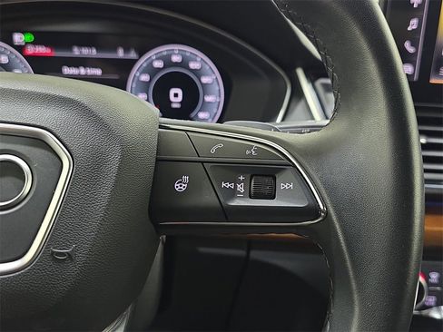 Used 2023 Audi Q5 2.0T Prestige w/ Prestige Package image 19