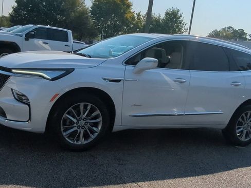 Used 2023 Buick Enclave Avenir w/ Avenir Technology Package image 4