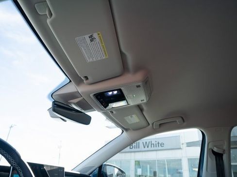 New 2026 Volkswagen Tiguan SE image 17