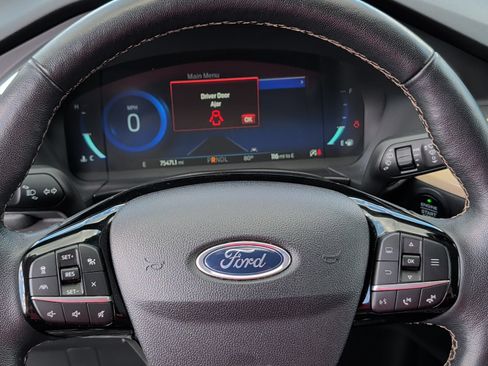 Used 2022 Ford Escape Titanium w/ Titanium Elite Package AWD/4WD image 24