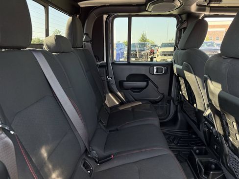 Used 2021 Jeep Gladiator Rubicon AWD/4WD image 21