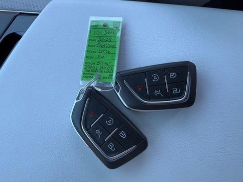 Used 2024 Cadillac Lyriq Luxury w/ LPO, Floor Liner Package image 41
