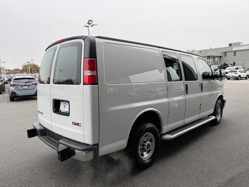 Used 2024 GMC Savana 2500 w/ Driver Convenience Package image 6