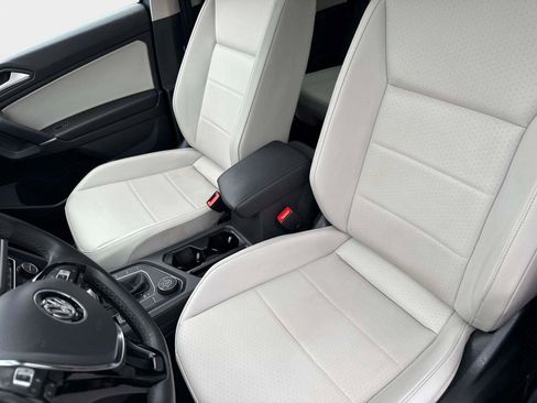 Used 2020 Volkswagen Tiguan SE image 22