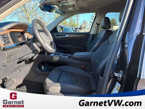 Certified 2025 Volkswagen Atlas SE image 10