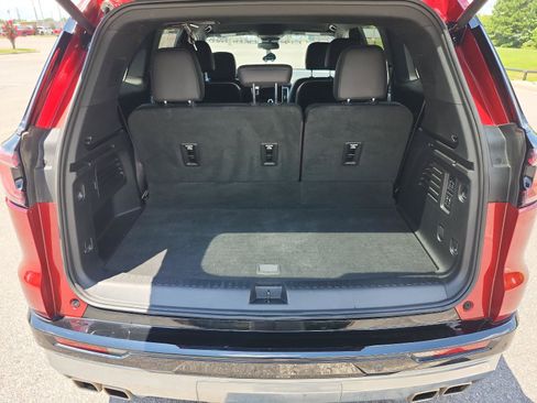 Certified 2024 GMC Acadia Denali FWD image 9