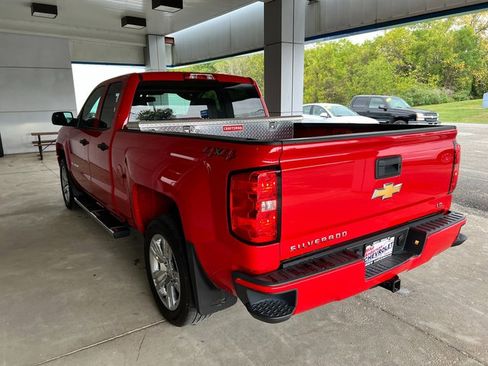 Used 2019 Chevrolet Silverado 1500 Custom w/ Custom Convenience Package AWD/4WD image 10