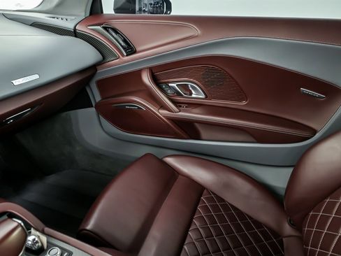 Used 2017 Audi R8 V10 plus image 41