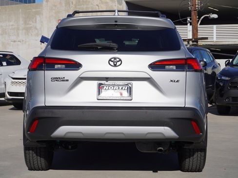 Certified 2022 Toyota Corolla Cross XLE image 5