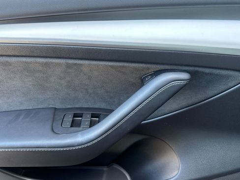 Used 2023 Tesla Model 3 Standard Range image 11