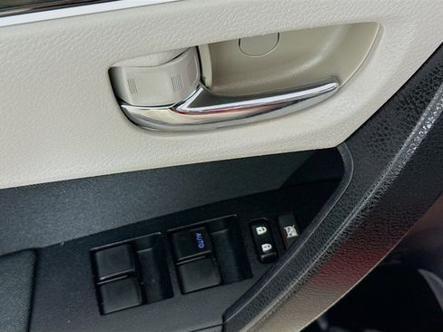 Used 2019 Toyota Corolla LE image 20