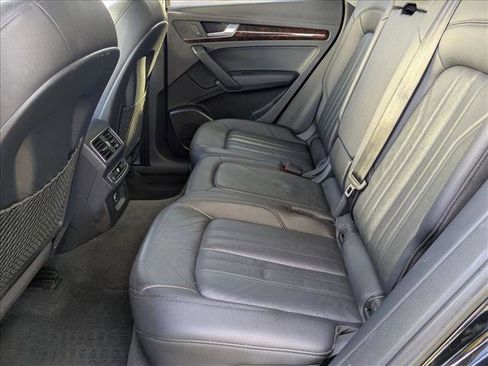 Used 2018 Audi Q5 2.0T Premium Plus w/ Premium Plus Package image 18