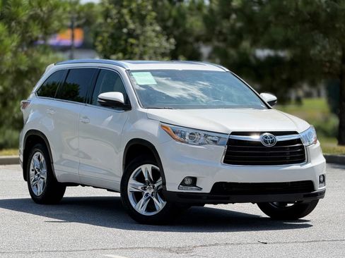 Used 2015 Toyota Highlander Limited Platinum AWD/4WD image 13