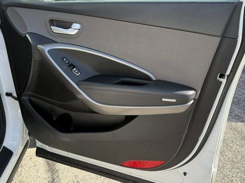 Used 2016 Hyundai Santa Fe SE image 21