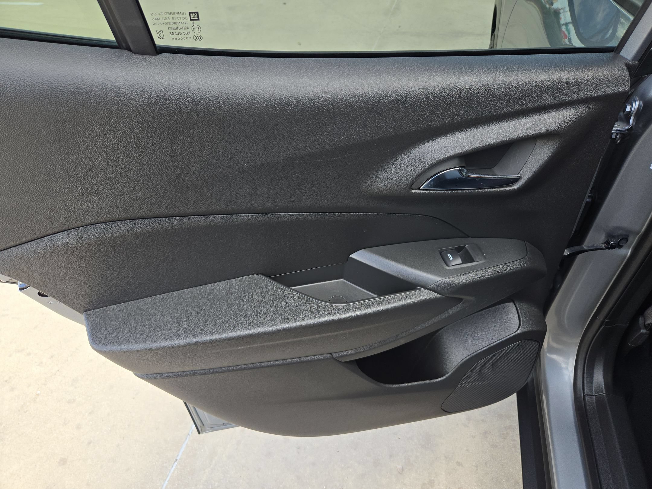 Used 2024 Chevrolet Trax RS FWD image 14