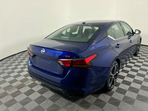Used 2024 Nissan Altima 2.5 SR FWD image 3